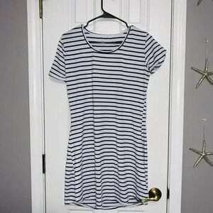 🧾 Striped Bodycon Dress